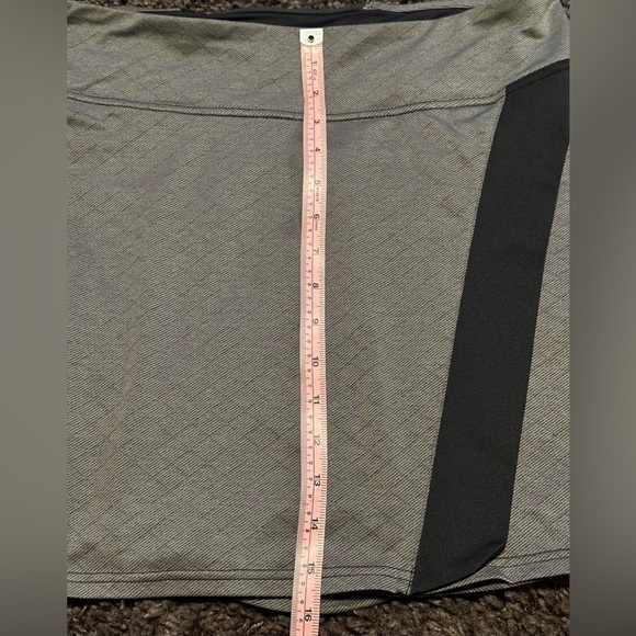PEARL Izumi Large Black/Grey Active Wrap Skirt - Picture 2 of 5